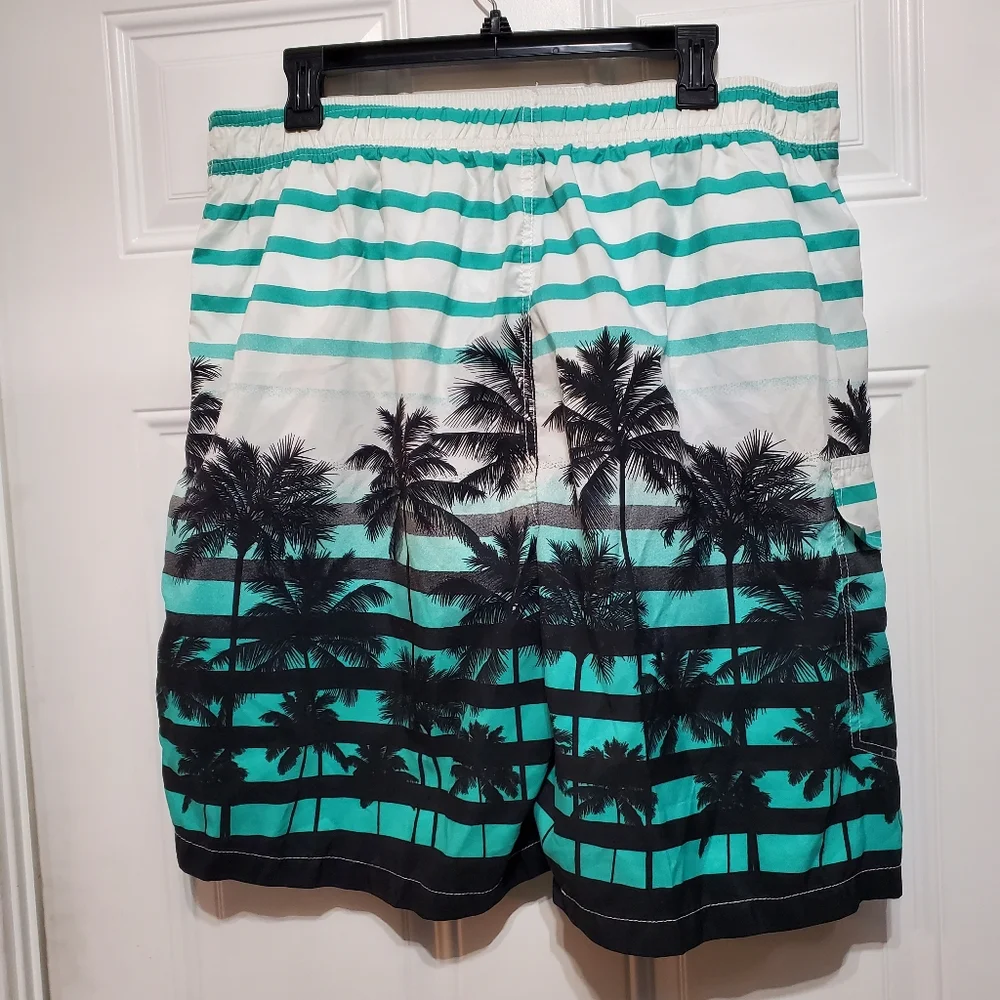 APTRO palm trees